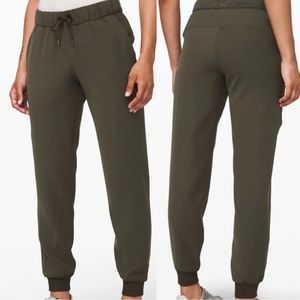 Lululemon On the Fly Jogger Dark Olive size 4